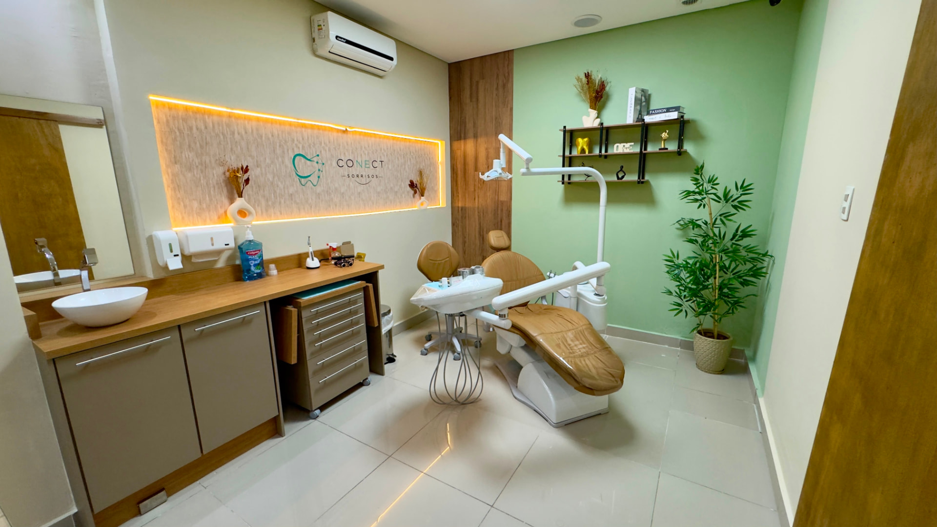Sala de atendimento com iluminação natural